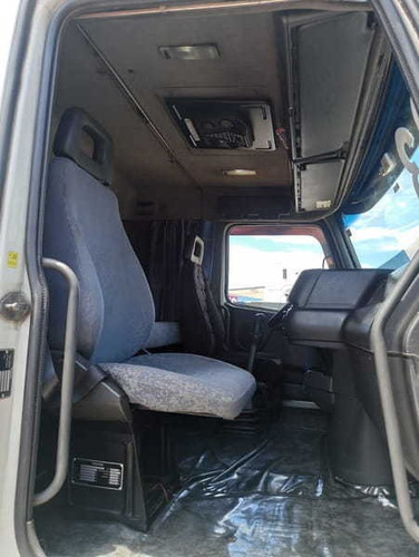 Imagem 10 de 15 de Volvo Nh 12 380 4x2 2003 Toco