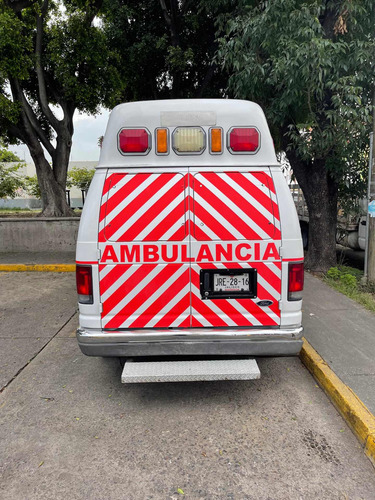 Imagen 3 de 7 de Ford Econoline Ambulancia