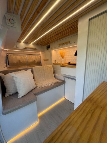 Kombi Home 2011 1.4 Flex Completa - Pronta Para Viajar!