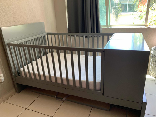 Cama Cuna Color Gris (Usado)