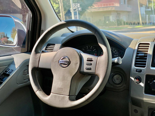 Nissan Frontier 2010 2.5 Le Cab Doble 4x4