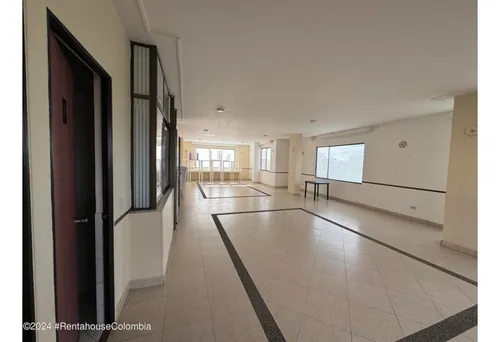 Apartamento En Modelia Occidental Rah Co: 25-143