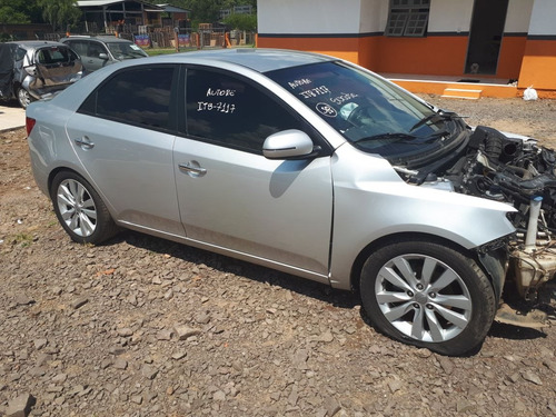 Imagem 4 de 7 de Sucata Kia Cerato Sx3 2012 1.6 Automatico - Rs Auto Peças