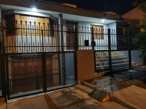 Casa  En Venta En Neuquen Capital, Neuquén, Patagonia