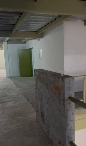 Venta De Edificio En Etapa Final De Construccion, En La Urbanizacion La Florida Bv