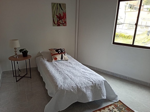 Vendo Apto 3er Piso, Ubicado En Manrique