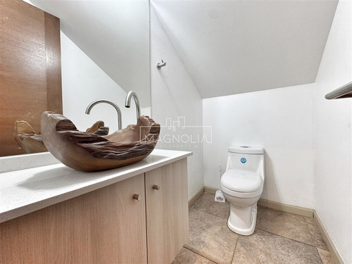 Oportunidad Única En Piedra Roja Casa Remodelada 6 Dorm 5 Ba