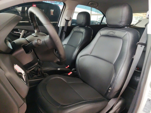 Imagem 9 de 12 de Chevrolet Onix 1.0 Flex Lt Manual