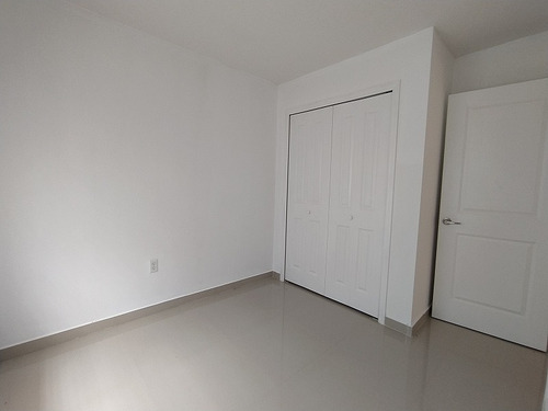 Imagen 11 de 15 de Moderno Town House Ubicado En La Terranova Porlamar Villas