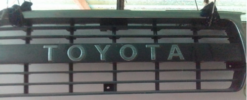 Parrilla Frontal Toyota Burbuja