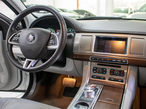 Jaguar Xf 2.0 Luxury Turbocharged Gasolina 4p Automático