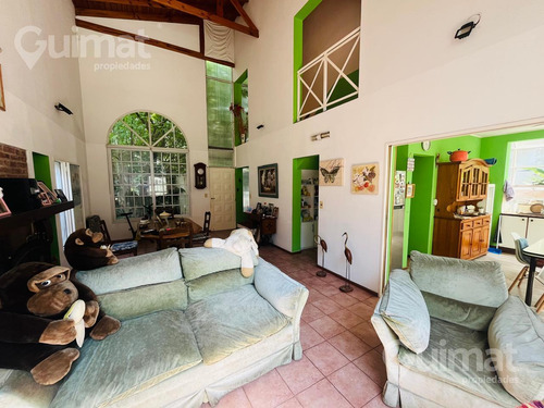Casa En Villa Urquiza Con Jardin