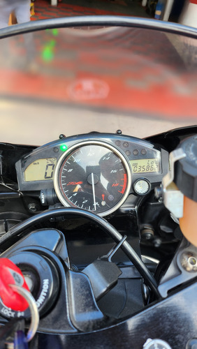 Yamaha R6