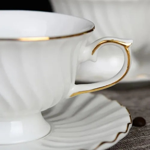 Xícaras De Chá E Cafe Porcelana Com Pires Luxuosa 6 Peças