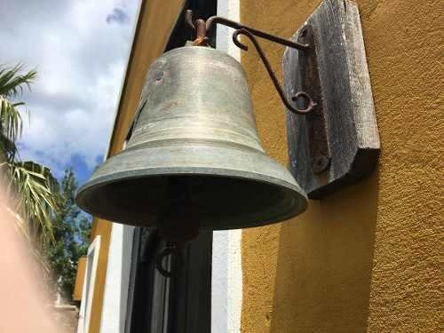 Campana Antigua Mal Sonido Por Golpe , Adorno 25 Cm