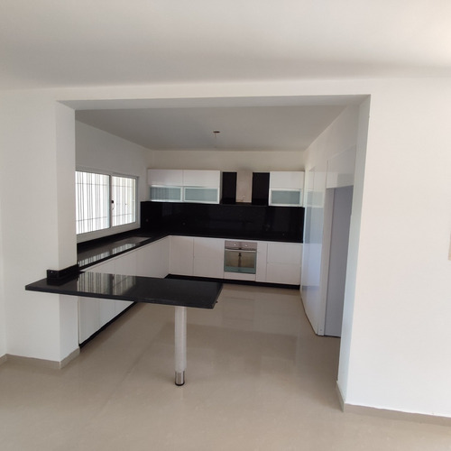 Imagen 1 de 18 de Se Alquila Fijo Townhouse Duplex Urbanizacion Brisas De San Miguel