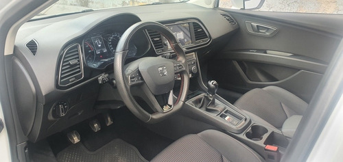 Imagen 5 de 9 de Seat Leon 1.4 T Fr 150 Hp Estandar Blanco 2018