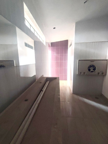 Inmueble En Venta De 1,532m2 Muy Cerca De Zona Esmeralda Y La Salle