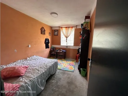 Casa En Venta En Los Héroes 24-20lp~