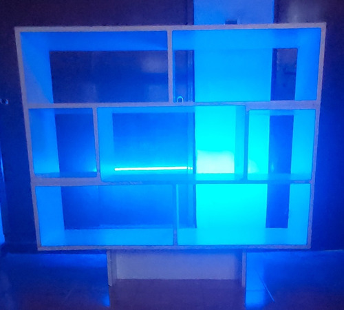 Mueble Funcional Blanco Con Luces Led Azules Traseras. 