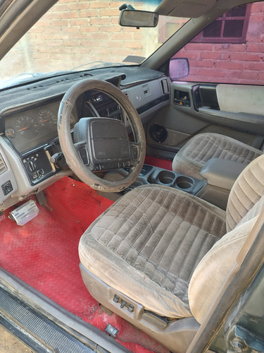 Jeep Grand Cherokee Laredo L6 4x2 At