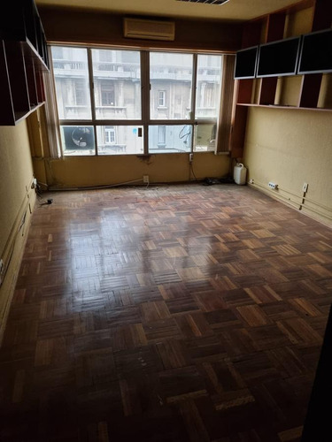 Imagen 9 de 16 de Oficina - Andes Y 18, Oficina Con Vista A Plaza Independencia , 300 M2 !!