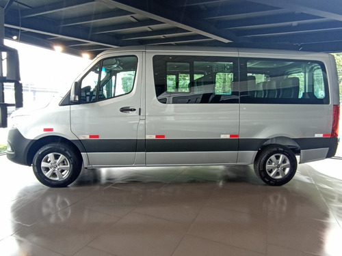 Imagem 1 de 7 de Mercedes-benz Van 9 + 1 Lugares Luxo A Pronta Entrega