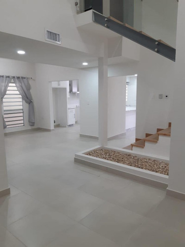 Imagen 3 de 20 de Casa En Renta Ciudad Juárez Chihuahua Fraccionamiento Barcena Residencial.
