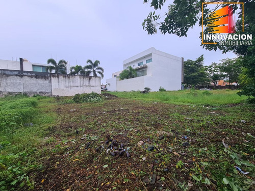 Se Renta Terreno Frente A La Internacional, Norte De Colima, Todos Los Se