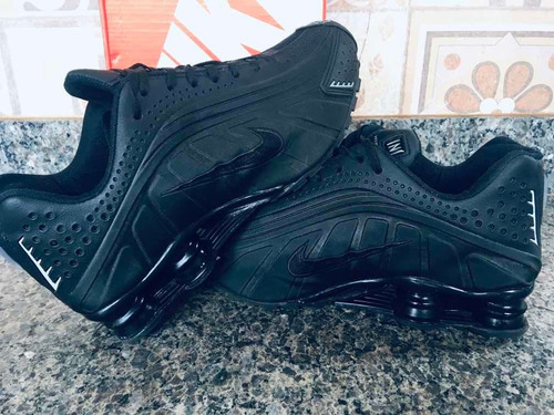 Shox R4 Preto Réplica Importada
