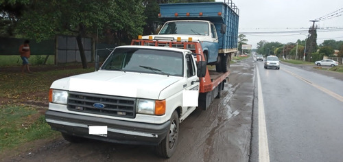 Imagen 7 de 12 de Ford 4000 Con Camilla Para 6tn