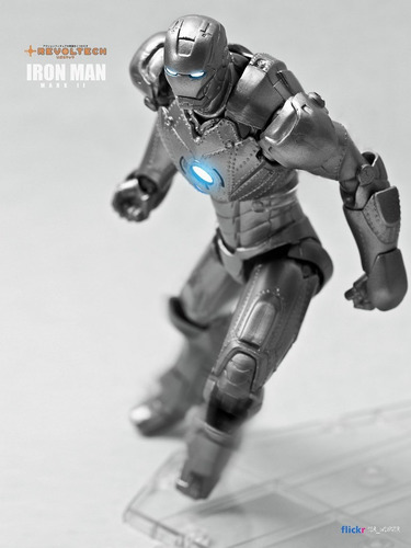 Iron Man Mark 2 Revoltech (luz Integrada) *envio Gratis*