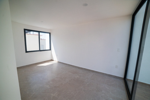 Venta De Casa En Privada Villa Esmeralda