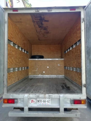 Imagen 9 de 11 de Nissan Np300 2.5 Caja Seca Dh Ac Std 6 Vel 2016