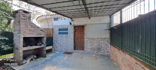 Alquiler Casa En  Malvin Norte, 1 Dormitorio, Patio Al Frente Con Parrillero Y Lugar Cochera, Sin Gastos, Estufa Leña