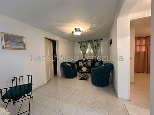 Casa En Alquiler Prados Del Este Mls#25-22087