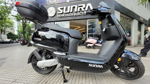 Imagen 9 de 25 de Moto Eléctrica Robot S /porta Equipaje Y Baúl De Regalo / A