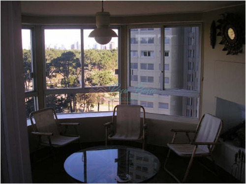 Apartamento En Roosevelt, 4 Dormitorios *- Ref: 2208