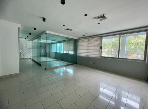 Alquiler De Torre Empresarial En Santo Domingo En El Sector De Piantini