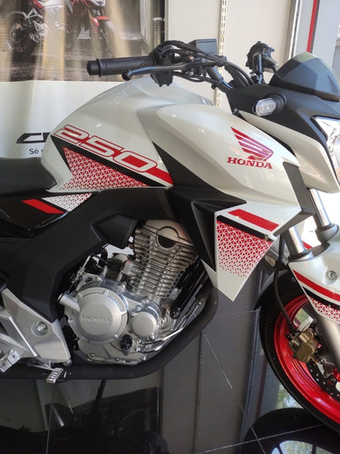 Imagen 7 de 15 de Honda Cb 250 Twister 2023 Nuevos Colores 0km Moto Delta Tigr