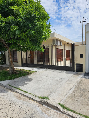 Casa En Venta 4 Ambientes 