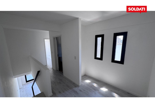 Duplex 3 Ambientes Al Frente En Venta - Parque Centenario, Espai Centenario