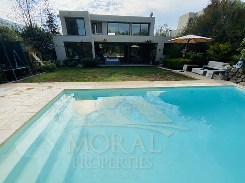 Hermosa Casa Amoblada 5d 3b + Servicio Quincho Piscina