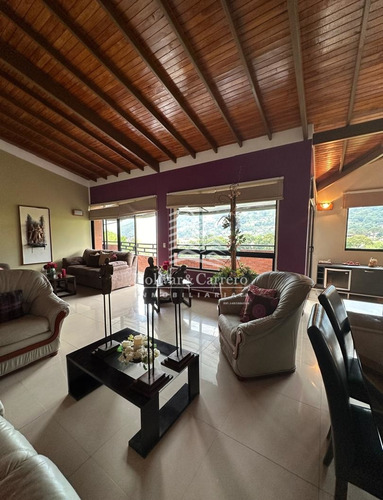 En Venta Apartamento Penthpuse En Resd La Fontana, Av Urdaneta.codigo: B&c0-737, Abril 2025