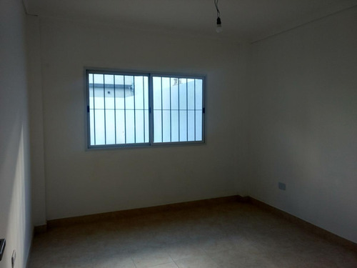 Imagen 7 de 12 de Casa Americana Ph - Castelar Norte - Venta - 3 Ambientes