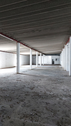 Bodega Comercial Con Amplio Patio De Maniobras ,en El Centro De Merida