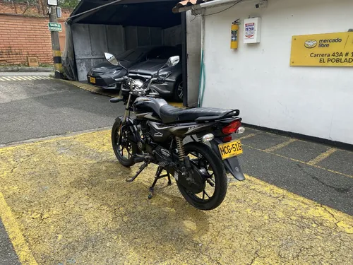 Bajaj Platino 125 2023
