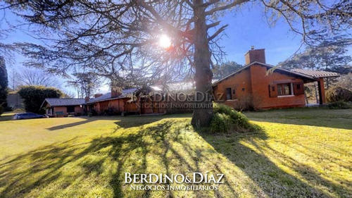 Extraordinaria Casa Con 10.000 M2 De Terreno Sobre Cancha De Golf- Ref: 342