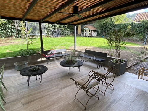 Casa En Venta De 4 Dorm. En Lo Barnechea - El Arrayán