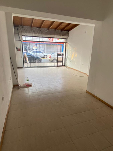 Imagen 4 de 26 de Venta - Dos Locales Y Una Casa 4 Ambientes - Bella Vista